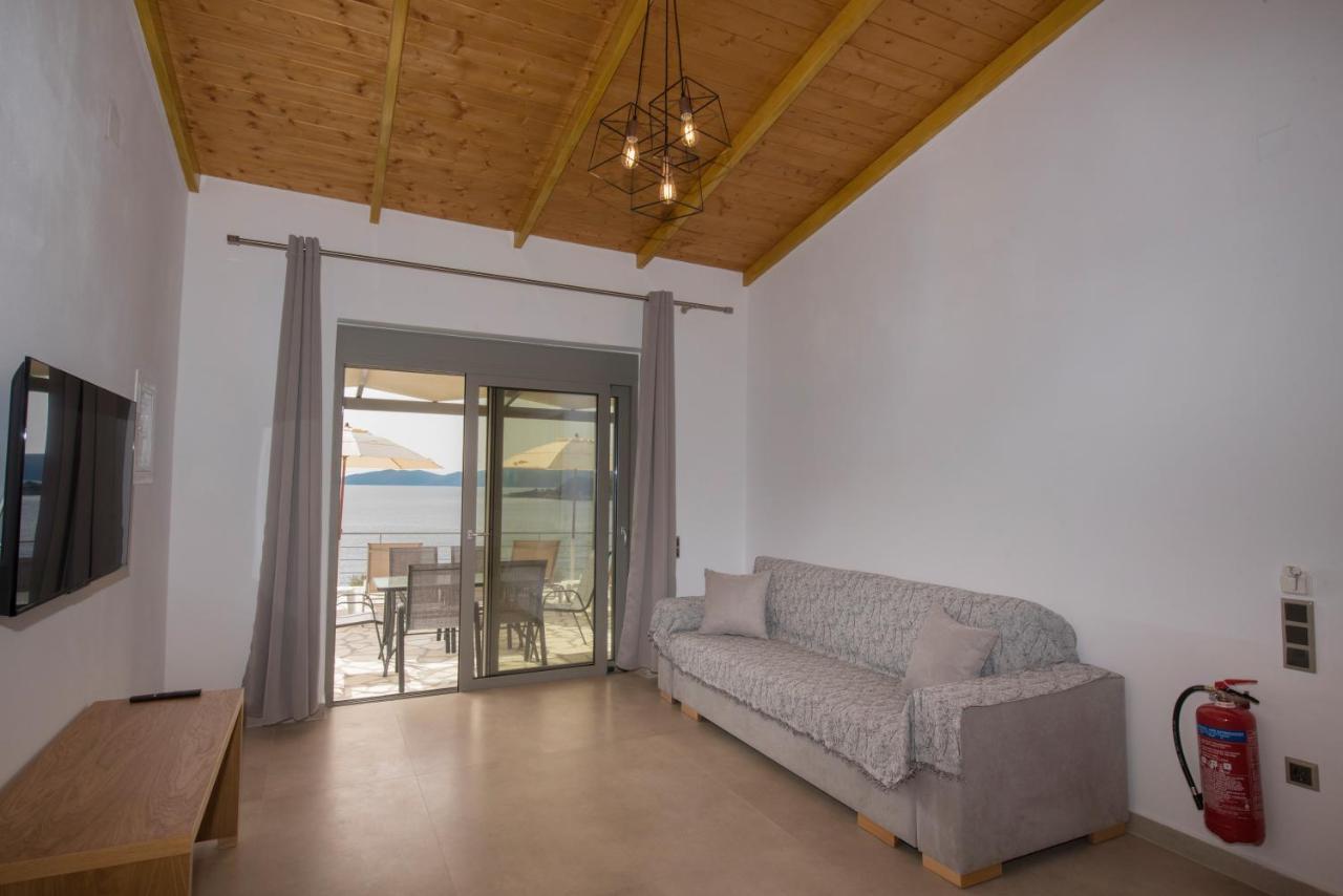 Amousso Bay Villas Marantochori Exterior foto